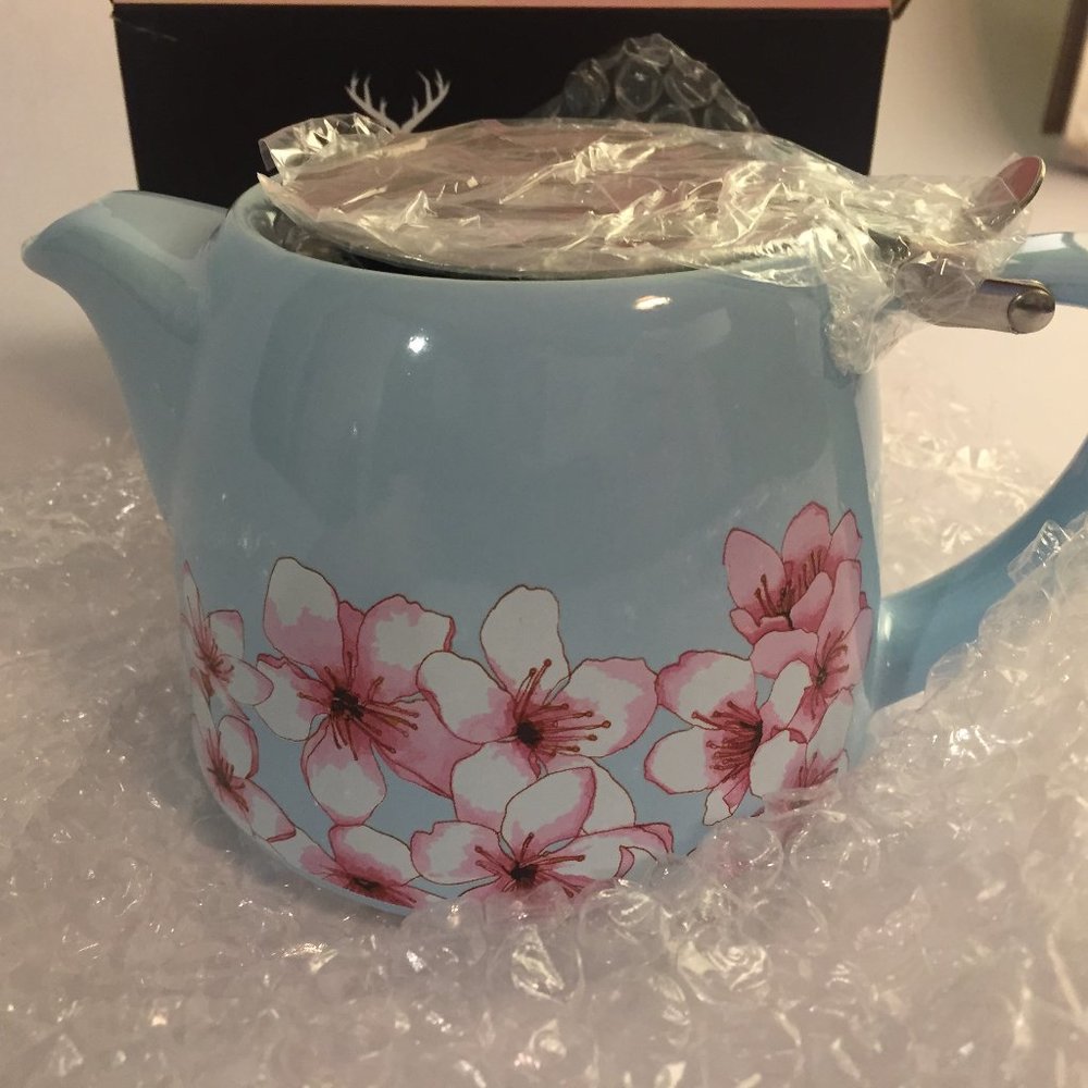 NWT, Alfred Coffee and Tea Room Tea Pot